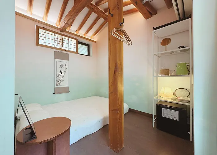 'hanok Hanok' Boutique - 2min From Gyeongbokgung Palace Station Gasthof
