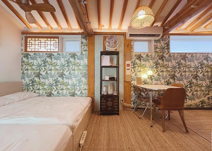 'hanok Hanok' Boutique - 2min From Gyeongbokgung Palace Station Gasthof